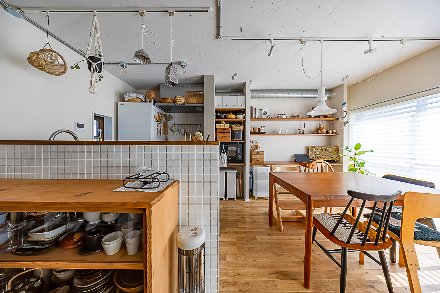 モダンなキッチンで賢い選択